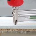 Elektrická hřebíkovačka a sešívačka 2600W 15–30 mm 100 ks červená nástroj pro nábytek dřevěné rámy tesařství a stavebnictví 4