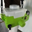 Elektrický bezvzduchový striekací stroj 500 W batohová vysokotlaká pištoľ 21 V nádoba 1,7 l tlak 17 MPa na steny fasády drevo aj kov 9
