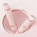 Elektrischer Rasierer mit doppeltem abnehmbaren Kopf USB-C Aufladung wasserdichtes Design rosa lila pastellfarbener Rasierer für Achseln und Bikinizone 5