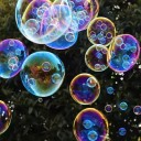 Elektrisk bubbelmaskin i form av en enhörning med behållare för bubblor för barn tre färgvarianter lila rosa blå 3