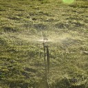 Ensemble de 5 arroseurs de jardin 360° avec piquet de sol et débit réglable pour un arrosage efficace des pelouses et des parterres 3