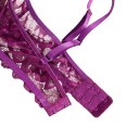 Ensemble de lingerie en dentelle violette pour femmes avec soutien-gorge à bonnets ouverts et bretelles à volants et string avec entrejambe ouvert 7