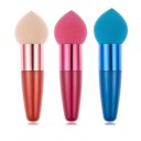 Éponge à maquillage avec pinceau 4