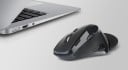 Ergonomická bezdrátová myš pro praváky s opěrkou dlaně USB přijímač 2,4 GHz Devět tlačítek Rozlišení 2400 DPI Rozměry 157,4 x 91,4 x 56,6 mm 4
