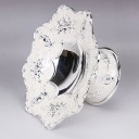 Etagère met ornamenten 2
