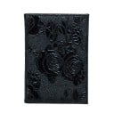Étui de voyage pour passeport et documents en cuir PU Motif en relief de roses sur toute la surface Dimensions 14,2 x 9,8 cm 1