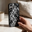 Etui na iPhone 16e Wzór koronkowy Teksturowana powierzchnia dla lepszego uchwytu Elastyczna osłona z TPU Tłumienie wstrząsów 3