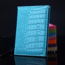 Etui na pas z krokodylim wzorem i tłoczonym napisem Passport Błyszcząca skóra PU Stebnowane krawędzie Na podróże i wakacje 14,2 x 9,8 4