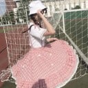 Falda de cuadros para mujer con tirantes en lazo Cintura alta Corte fruncido Volante con encaje blanco Flores decorativas Mezcla de poliéster 4