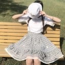 Falda de cuadros para mujer con tirantes en lazo Cintura alta Corte fruncido Volante con encaje blanco Flores decorativas Mezcla de poliéster 6
