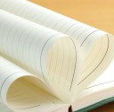 Farbenfroher A5-Notizblock mit Retro-Softcover. Stilvolles Notizbuch mit Schnalle für Schule, Arbeit und private Notizen. 4