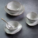 Farfurie ceramică asimetrică cu margine ondulată Contur lucios deschis și bordură maronie Veselă pentru servire și masă modernă 7