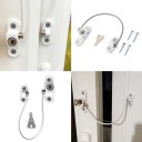 Fechadura de segurança para janelas com cabo e chave Limitador de abertura da janela Estrutura metálica na cor branca Dimensões 19 x 5,8 cm Montagem 2