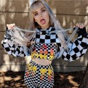 Felpa corta da donna con cappuccio e catene metalliche Stampa a scacchi bianco e nero in stile punk Maniche lunghe Polsini neri Cotone 3