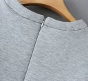 Felpa grigia da donna con cuori in rilievo sul davanti Collo rotondo Zip corta sul retro Maniche lunghe Tessuto di cotone melangiato 5
