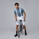 Férfi kerékpáros rövidnadrág pánttal és betéttel Hálós pánt Rugalmas anyag 80 % poliészter és 20 % spandex Fehér szürke pántokkal 7