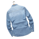 Férfi világoskék farmering hosszú ujjú, két zsebével fedéllel, koptatott hatású anyaggal és klasszikus gallérral 2