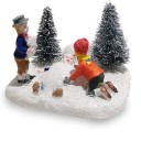 Figura de juego navideña para niños 7 x 6,5 x 6 cm Niños jugando en la nieve Adorable decoración invernal para la decoración festiva de mesas, estantes y debajo del árbol 1
