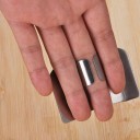 Fingerbeskyttelse i rustfrit stål ved skæring 2