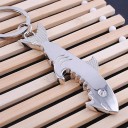 Flessenopener in de vorm van een haai met zilveren sleutelhanger Metalen sleutelhanger Origineel cadeau Praktisch hulpmiddel voor bier en frisdranken 2