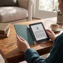 Flipfodral för 7-tums e-läsare för Kindle Paperwhite 6 och Colorsoft 12:e generationen 2024 med magnetisk stängning och genomskinlig baksida 4