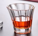 Formet whiskyglas 3