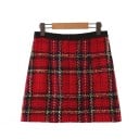 Fustă mini în formă de A pentru femei, cu model în carouri roșii, două buzunare frontale cu nasturi aurii, material textil structurat, bumbac 2