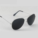 Gafas perforadas para mejorar la visión 4