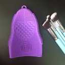 Gant en silicone pour le nettoyage des pinceaux 4