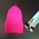 Gant en silicone pour le nettoyage des pinceaux 7