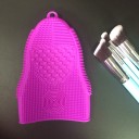 Gant en silicone pour le nettoyage des pinceaux 8