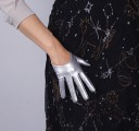 Gants pour femmes en simili cuir brillant 4