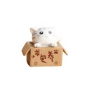 Gato en miniatura decorativo en una caja 5