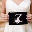 Geantă cosmetică pentru femei cu inițiala Litera roz cu motiv floral Geantă textilă neagră cu fermoar 14 x 22 cm Pentru produse cosmetice și mici 26
