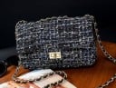 Geantă crossbody pentru femei cu clapă și bretea din lanț Material textil structurat cu aspect de tweed Închidere metalică Lână 4