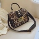 Geantă de damă de mână și pe umăr cu model leopard Lanț auriu și ținte metalice Clapă cu închidere Bretea ajustabilă din piele PU 4