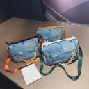 Geantă din denim pentru femei, formă cilindrică, cu lanț decorativ, curea lată, închidere cu fermoar, aspect distrus 32 x 19 x 16 cm 5