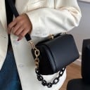 Geantă mică rectangulară pentru femei 17,5 x 14 x 10 cm Piele artificială Clapetă cu închidere metalică Mânere din lanț și curea lungă 9