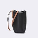 Geantă mini pentru femei, tip poșetă, 20 x 9 x 4 cm, din piele naturală, formă verticală subțire, curea maro cu noduri, detalii 2
