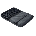 Gelový potah na sedlo motocyklu protiskluzový s plástvovou strukturou 28 × 21 × 3 cm síťovaný povrch černý pro motorku univerzální použití 1