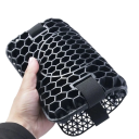 Gelový potah na sedlo motocyklu protiskluzový s plástvovou strukturou 28 × 21 × 3 cm síťovaný povrch černý pro motorku univerzální použití 5