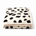 Gestreepte deken voor baby's 100 x 75 cm met onregelmatige zwarte vlekken op een witte achtergrond en een fluffy achterkant voor inbakeren en bedekking in de winter 4