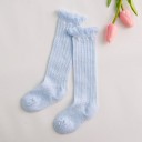Gestrickte Mädchensocken mit Rüschen 4