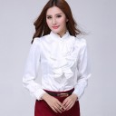 Getailleerd damesshirt met ruches 4