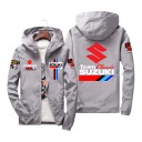 Giacca a vento da uomo con cappuccio e zip a tutta lunghezza con grande motivo di squadra e strisce colorate sulla schiena in stile 1