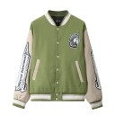 Giacca baseball con maniche a contrasto Patch e grafiche con scritte Chiusura con bottoni a pressione Bordo a righe in maglia Poliestere 2