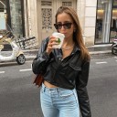 Giacca corta da donna in ecopelle 2