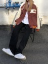 Giacca da baseball con toppa sul petto e grande logo sulla schiena Vestibilità oversize Maniche a contrasto Polsini e fondo a coste a righe 4