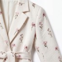 Giacca da donna con cintura da annodare Motivo floreale piccolo Tessuto strutturato Rever Poliestere Bianco con fiori rosa Per primavera e estate 3