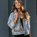 Giacca di jeans da donna con motivo leopardato Taglio ampio con spalle scese Effetto sdrucito Grandi tasche Denim blu chiaro Cotone e poliestere 2